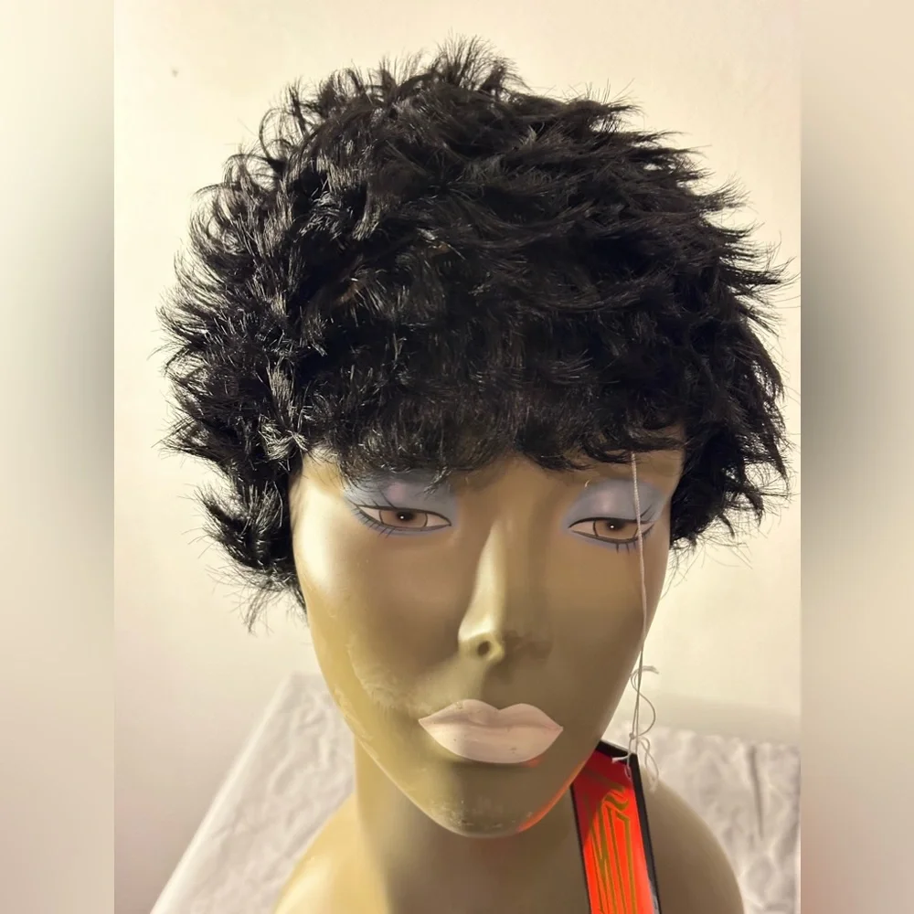 MIZ Short Cut Wig in Black Feathered Ends